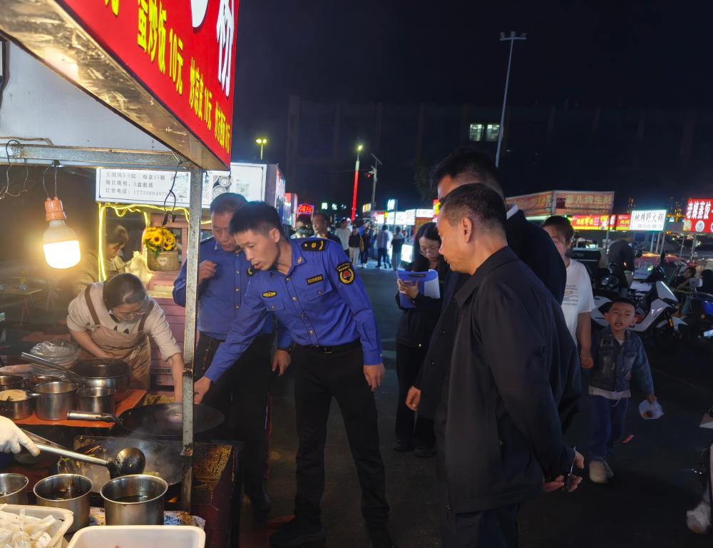 晋州市城管执法局开展“双节”前燃气安...