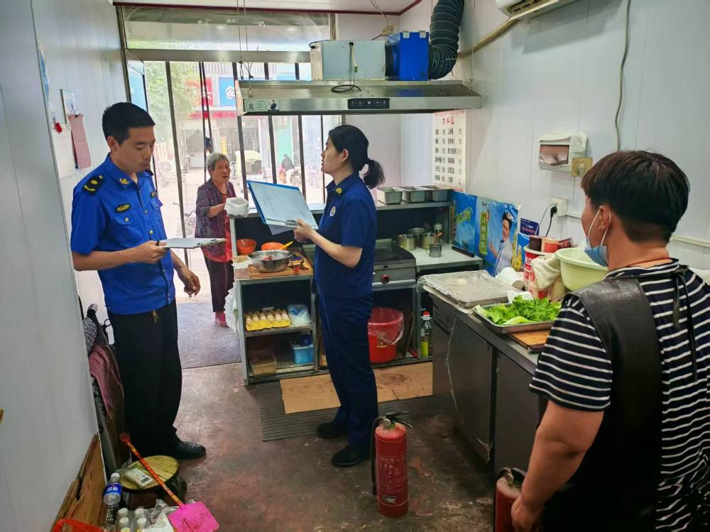 晋州市城管执法局联合消防开展重点用气...